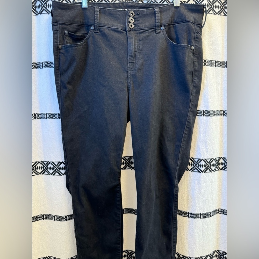 Women’s Torrid Black super Soft Jeans/ Jeggings Size‎ 18 Reg - Picture 6 of 7